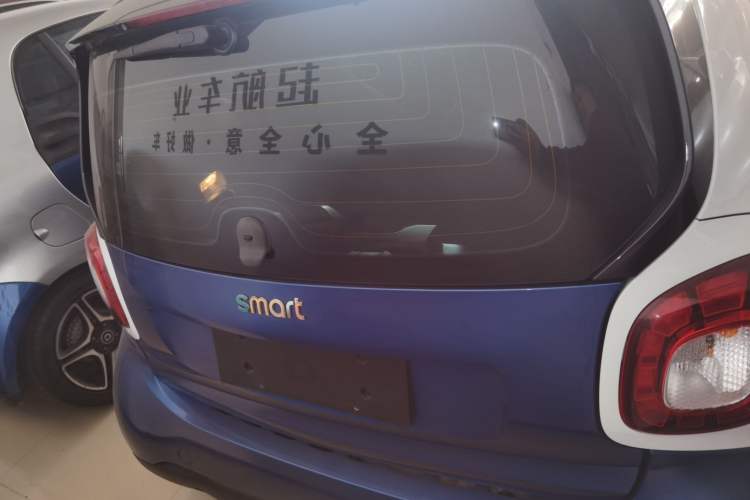 Used  fortwo 2017 1.0L 52kW New Sound Special Edition China V Emission Standard
