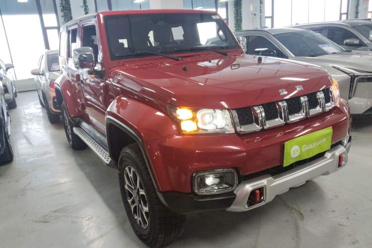 Used  BJ40 2020 2.0T Automatic Four-Wheel Drive Urban Hunter Edition Chivalrous Type

