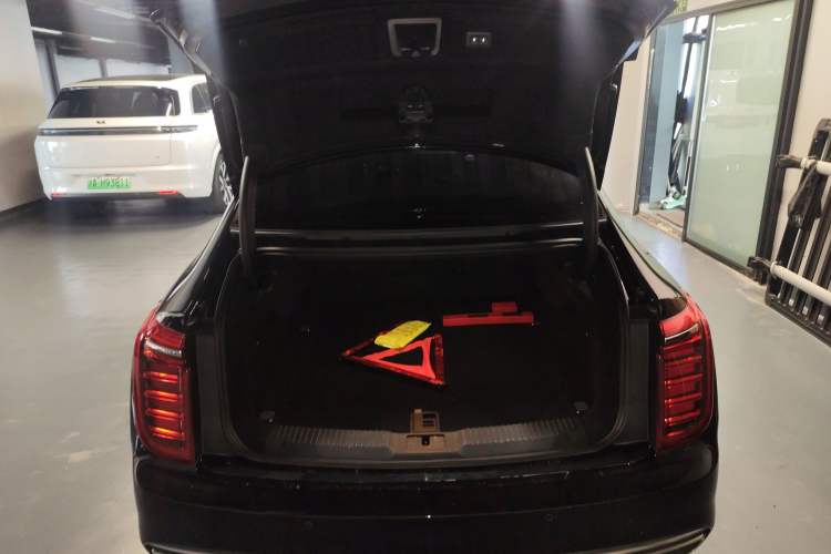 Used Hongqi H9 2020 2.0T Smart Connect Flagship Edition
