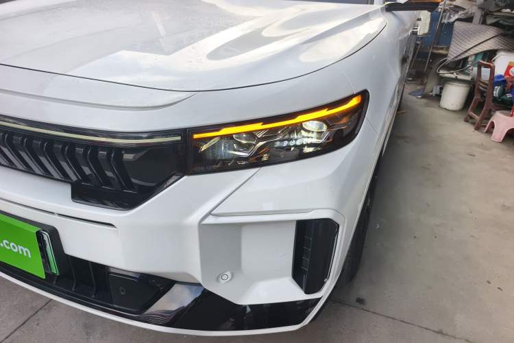 Used VOYAH FREE 2025 318 318 km Rear-Drive Touring Edition
