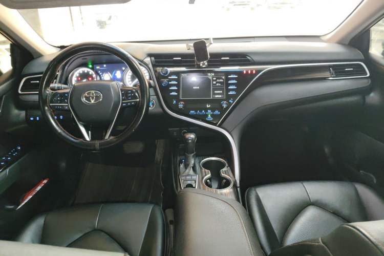 Used Toyota Camry 2018 2.5G Luxury Edition
