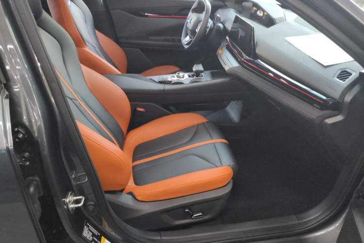 Used Changan UNI-V 2024 1.5T Prestige Sport Edition
