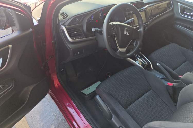 Used Honda Crider 2013 1.8L automatic luxury edition
