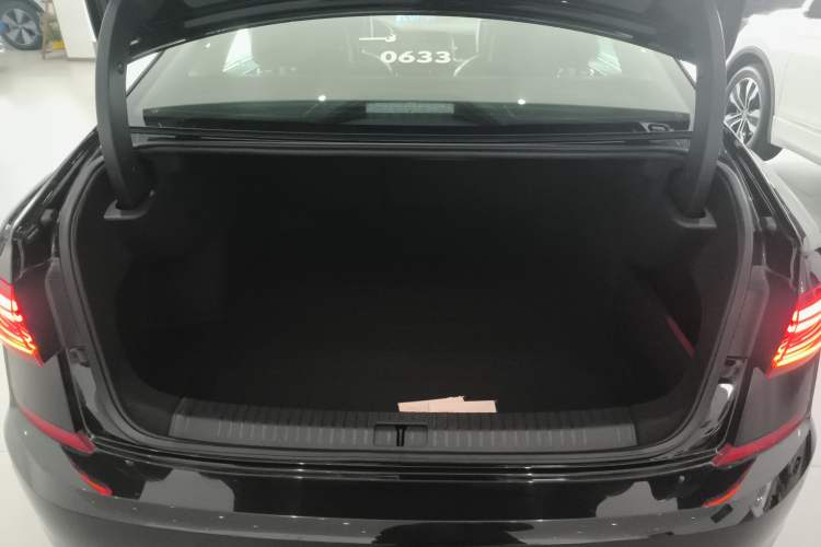 Used Volkswagen Passat 2024 380TSI Dragon Glory Edition
