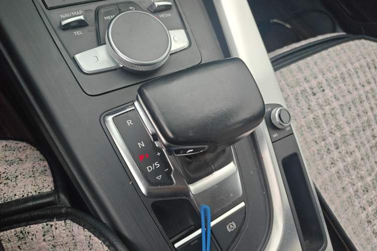 Used Audi A4L 2018 30th Anniversary Edition 40 TFSI Fashion Model
