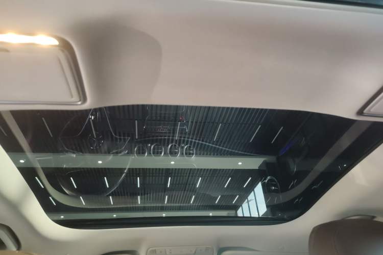 Used Mercedes-Benz E-Class 2022 Second Facelift E 300 L Luxury Edition
