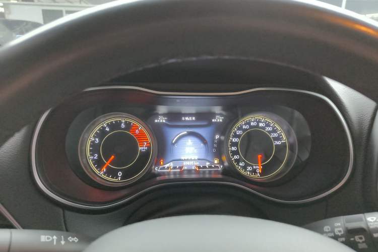 Used  Cherokee 2019 2.0T Two-Wheel Drive Smart Enjoyment Version China V
