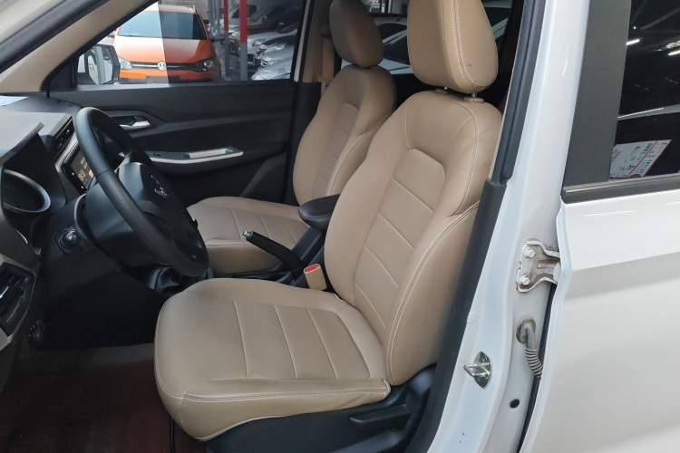 Used Wuling Hongguang 2019 1.5L S Comfort Edition China VI LAR
