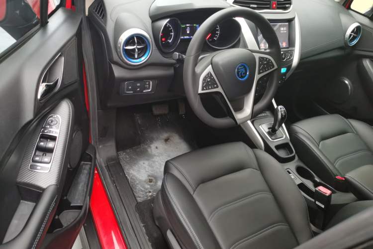 Used BYD Yuan New Energy 2018 EV360 Smart Connected Cool Model
