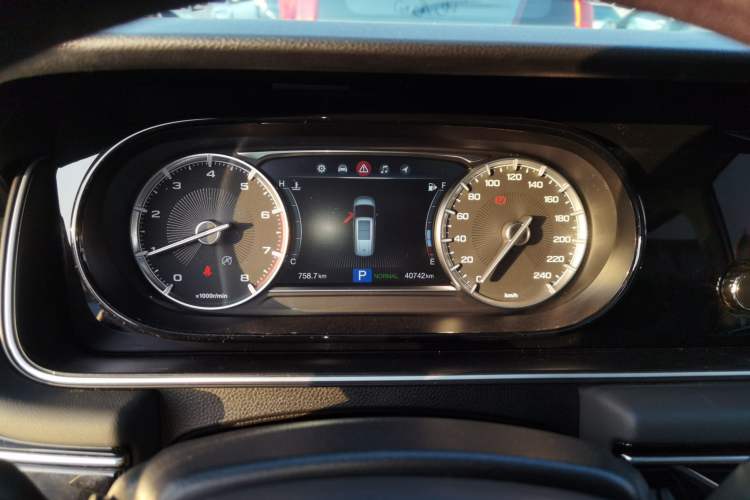 Used GAC Trumpchi M6 2021 270T DCT Luxury Edition (6 Seats)
