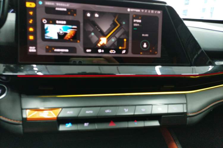 Used Changan UNI-V 2022 1.5T Prestige Version
