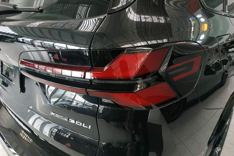 Used BMW X5 2023 xDrive 30Li Luxury M Sport Night Edition Package
