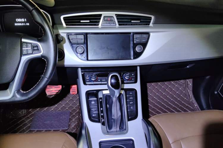 Used Geely Auto Emgrand X7 Sport 2016 1.8TD Automatic ZhiZun Version
