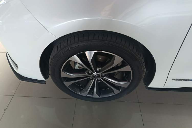 Used Toyota Granvia 2022 2.5L Hybrid Flagship Edition
