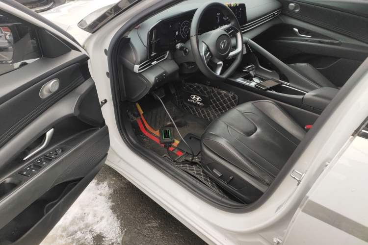 Used Hyundai Elantra 2022 1.5L CVT LUX Prestige Edition
