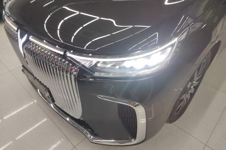 Used VOYAH Dream 2025 EV Four-Wheel Drive Flagship Kunpeng Edition
