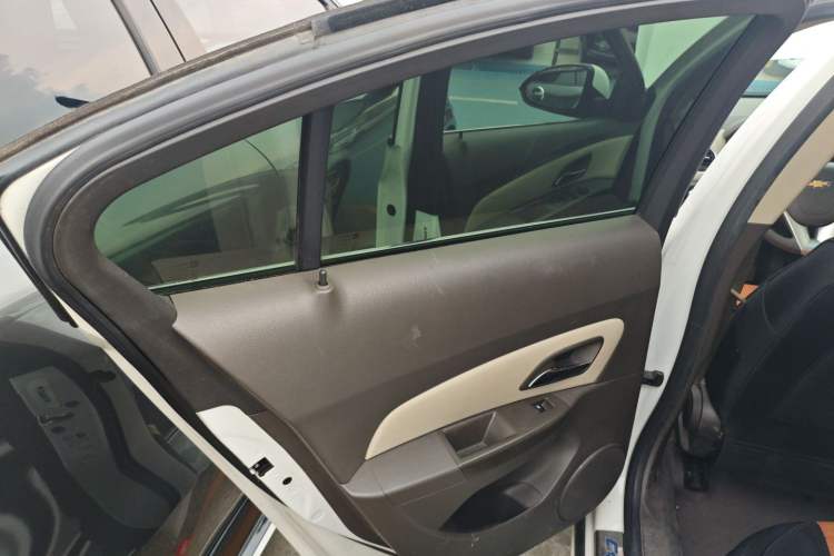 Used Chevrolet Cruze 2015 1.5L Classic SE AT
