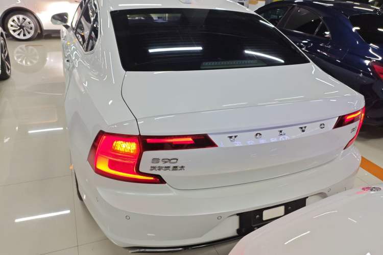 Used Volvo S90 2017 T4 Zhiyuan Edition