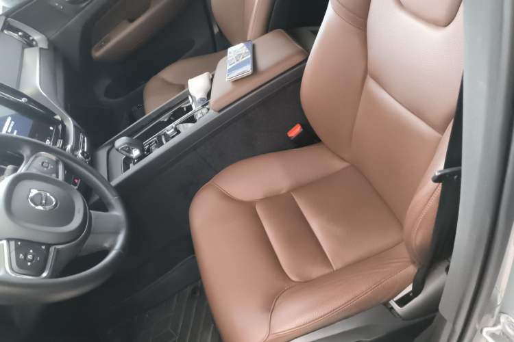 Used Volvo XC60 2024 B5 4x4 Smart Luxury Edition
