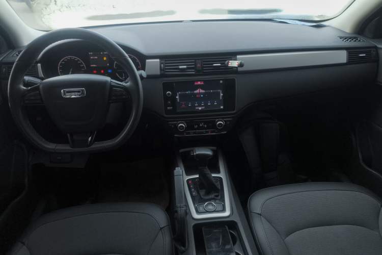 Used Qoros 3 2016 Urban SUV 1.6T Automatic Zhiyue Model