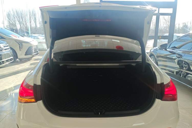 Used Mercedes-Benz A-Class 2025 A 200 L Fashion Model
