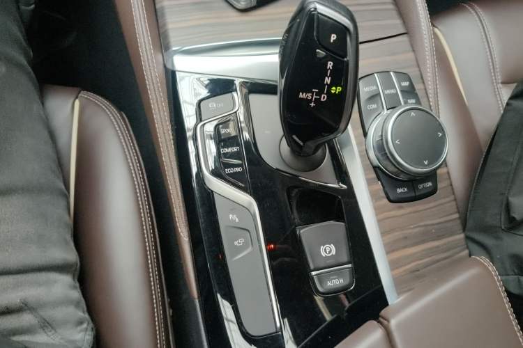 Used BMW 5 Series 2018 530Li Luxury Edition Premium Package
