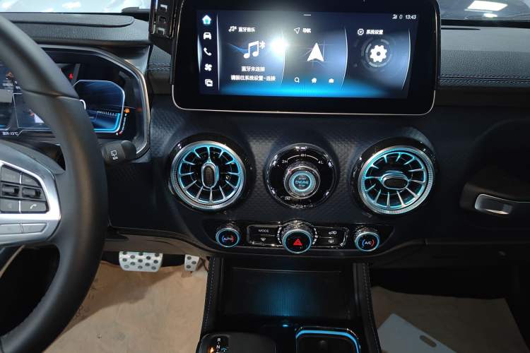 Used  BJ40 2024 2.0D Blade Hero Glory Edition
