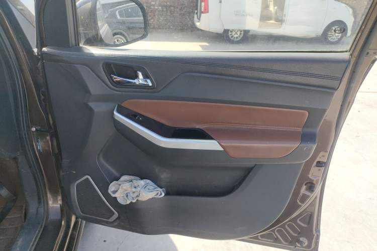 Used  M70 2017 1.5L manual luxury cabin
