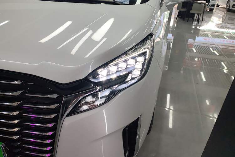 Used Buick GL8 2023 ES Lu Zun Deluxe Model
