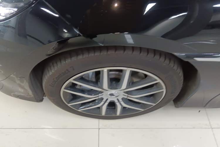 Used Denza Z9 2024 1100 km Four-Wheel Drive Max Version