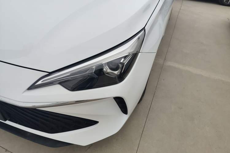 Used Roewe i5 2023 1.5L CVT Luxury Edition
