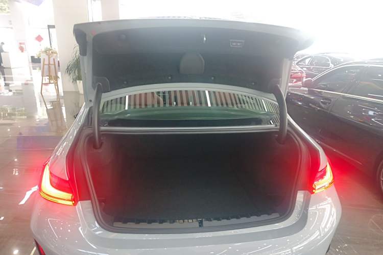 Used BMW 3 Series 2025 330Li M Sport Shadowline Package