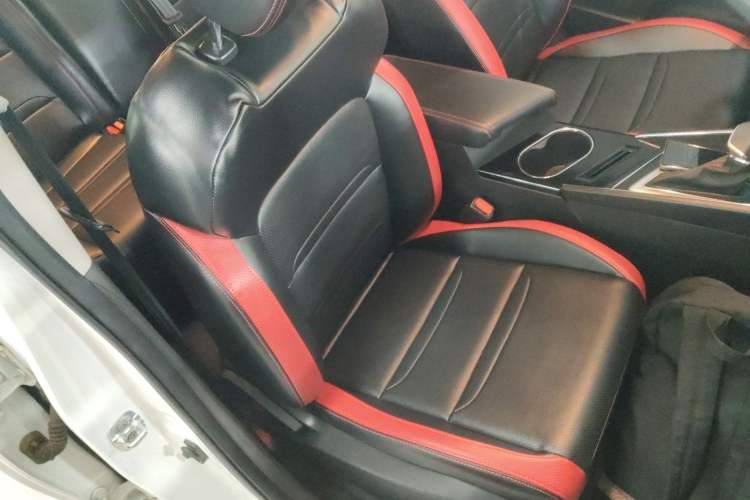 Used Venucia T60 2020 1.6L CVT Smart Drive Version China VI Standard
