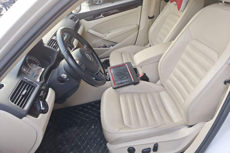 Used Volkswagen Passat 2014 1.8TSI DSG Prestige Navigation Edition