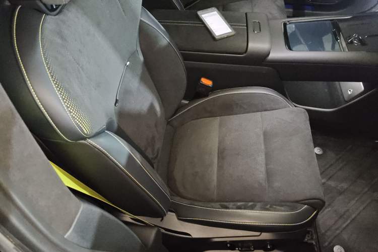 Used Lynk & Co Lynk & Co 10 EM-P 
