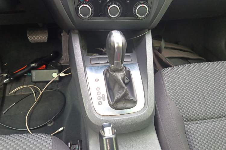 Used Volkswagen Sagitar 2014 Revised Version 1.6L Automatic Leading Edition