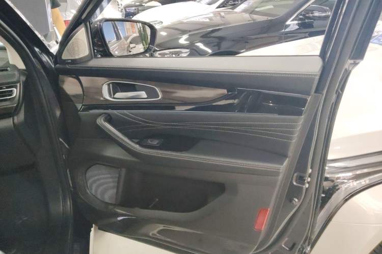 Used  Lanyue 2021 400T Two-Wheel-Drive Xingrui Pro Edition 7-Seater
