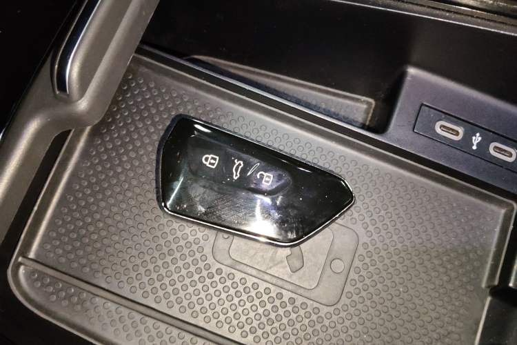 Used Volkswagen ID.4 X 2021 Pro Smart Long-Range Edition
