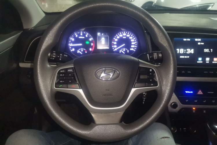 Used Hyundai Elantra 2016 1.6L Automatic ZhiXuan – Elite Version
