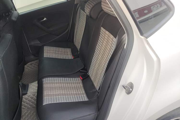 Used Volkswagen Polo 2016 1.6L Automatic Comfort Model