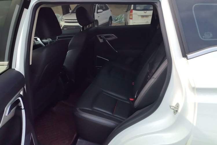 Used Geely Auto Emgrand X7 Sport 2018 1.8TD Automatic Two-Wheel Drive Smart Connect 4G Internet Edition
