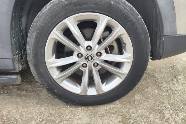 Used Dongfeng Fengon S560 2019 1.8L Manual Urban Model
