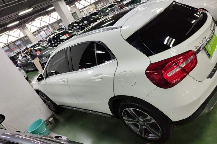 Used Mercedes-Benz GLA 2015 GLA 220 4MATIC Luxury Model
