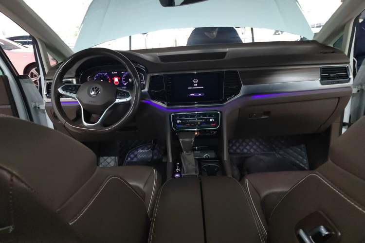 Used Volkswagen Viloran 2020 380TSI Prestige Edition
