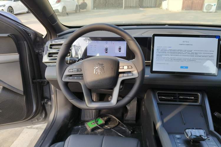 Used BYD Qin L 2025 DM-i Smart Drive 80KM Leading Model