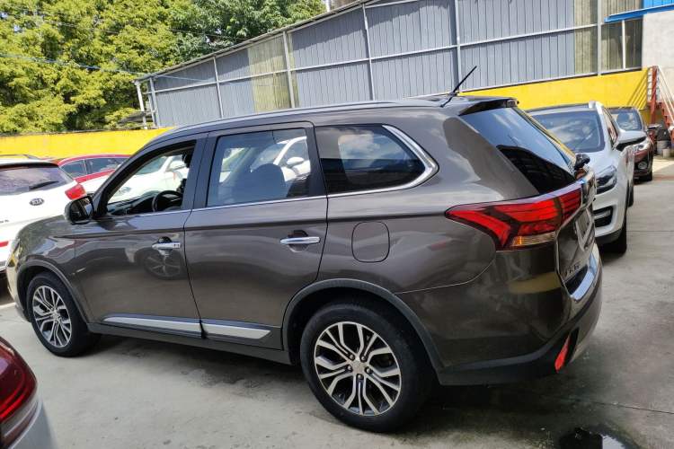 Used Mitsubishi Outlander 2016 2.4L 4x4 Elite Edition 5 Seats
