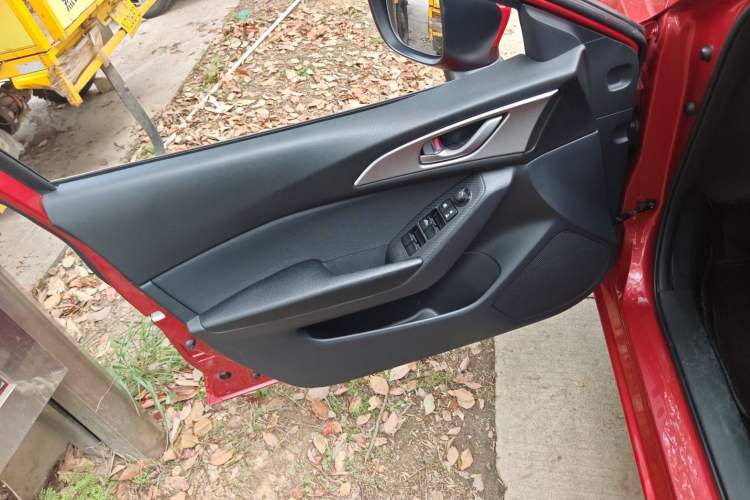 Used Mazda Mazda 3 Axela 2019 Cloud-Control Edition Hatchback 1.5L Automatic Comfort Model China VI Standard
