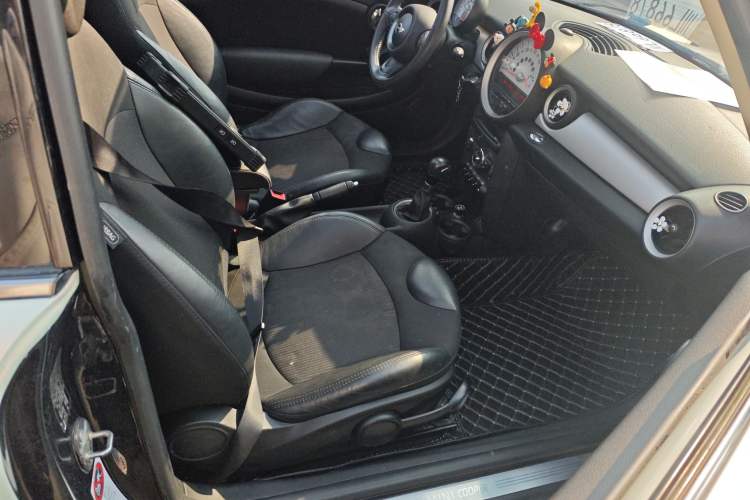 Used  MINI 2011 1.6L COOPER Fun
