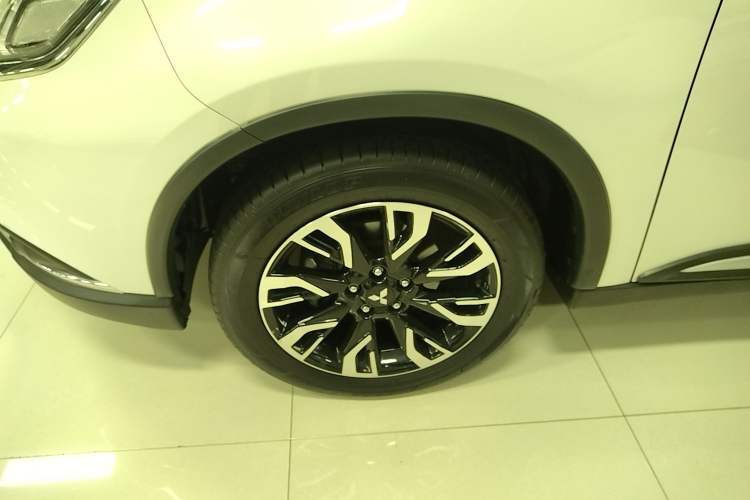 Used Mitsubishi Outlander 2020 2.4L 4x4 Zhi Xiang Edition 7-Seater
