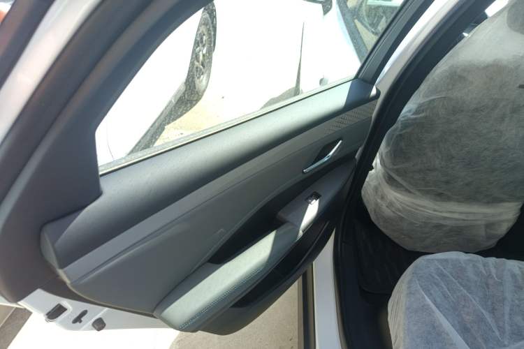 Used BYD Qin PLUS 2025 DM-i Smart Drive 55KM Leading Model
